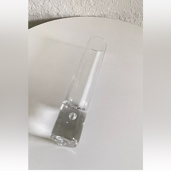 Art Glass Flower Vase Air Bubble In the Base Cylinder Design. - Picture 5 of 6